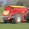 Trailed fertilizer spreader with ISOBUS Bredal F10